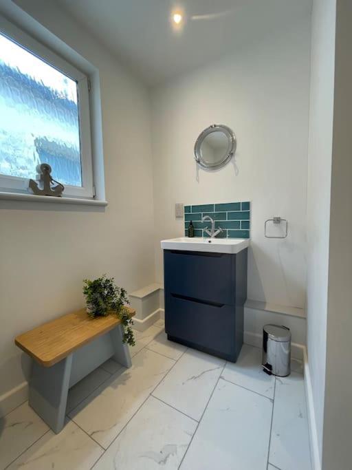 Top Deck - Fresh, Stylish Seaside Apartment Ventnor Extérieur photo