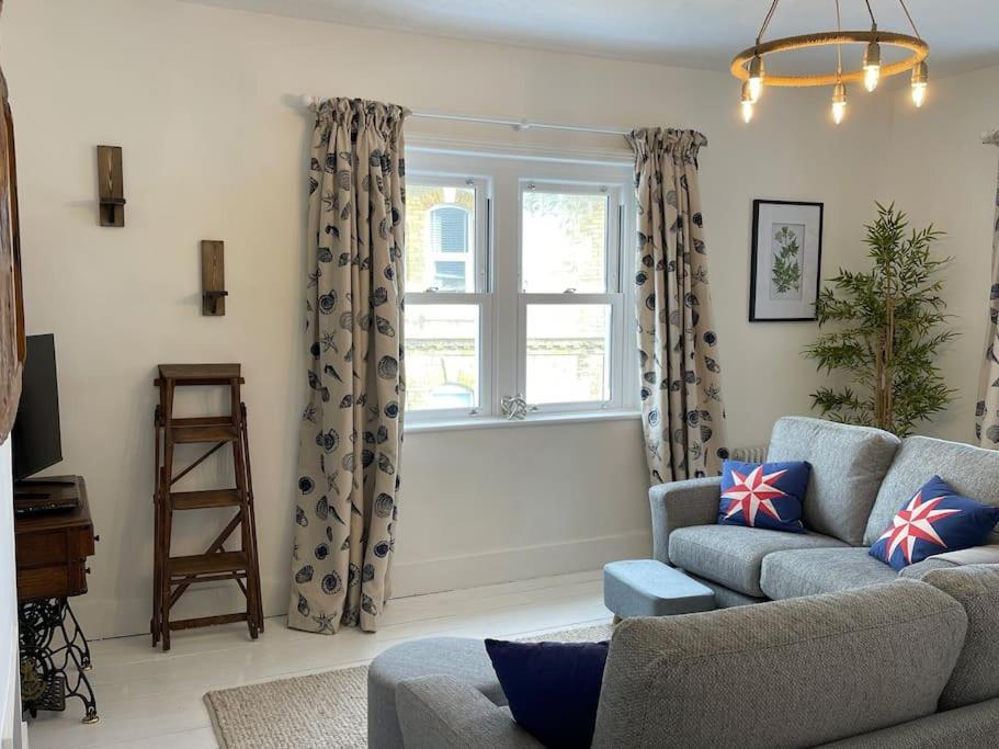 Top Deck - Fresh, Stylish Seaside Apartment Ventnor Extérieur photo